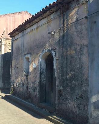 Casa semindipendente da ristrutturare Linguaglossa