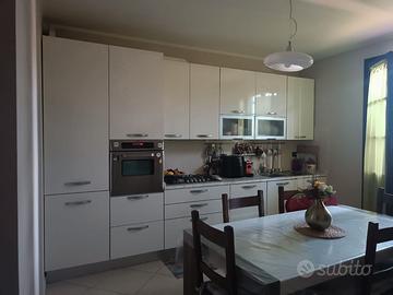 Cucina metri lineari circa 3.50 già smontata