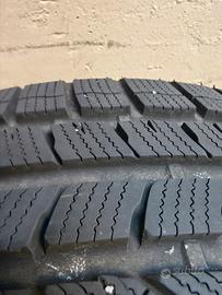 Treno 4 gomme invernali Momo North Pole 205/45 R17