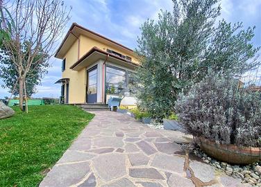 PORZIONE DI BIFAMILIARE A CAPODIMONTE