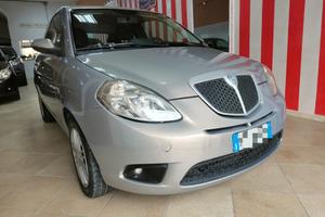 Lancia Ypsilon 1.3 MJT 75 CV Platino