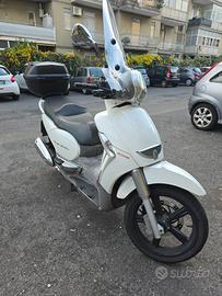 Aprilia Scarabeo 300 - 2011