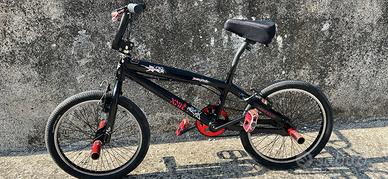 BMX freestyle nera