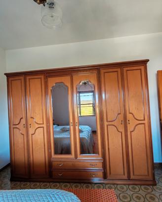 Camera da letto completa in legno