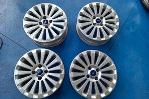4 cerhi lega originale Ford fiesta 16 A 15 razze 