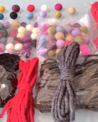 Pietre catene accessori feltro legno bigiotteria