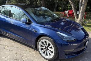 TESLA MODEL 3 Long Range