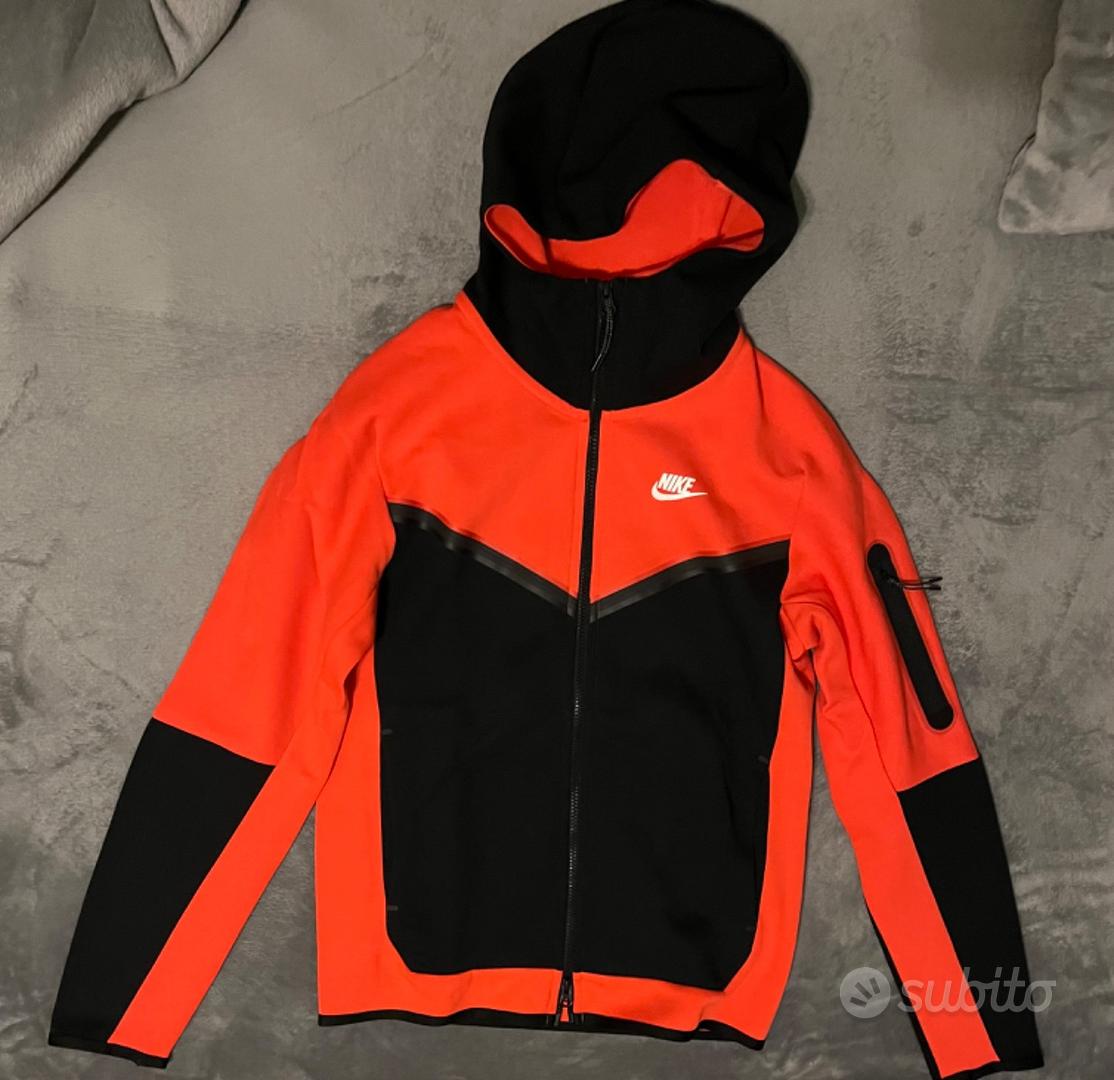 Felpa nike nera e arancione clearance
