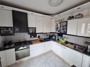 Cucina Angolare Berloni 3.17 m x  3.03 m