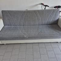 Duvano letto a tre posti grigio e bianco