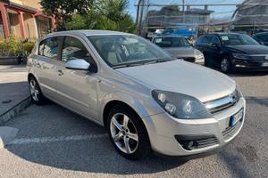 Opel Astra 1.9 16V CDTI 150CV 5 porte Cosmo
