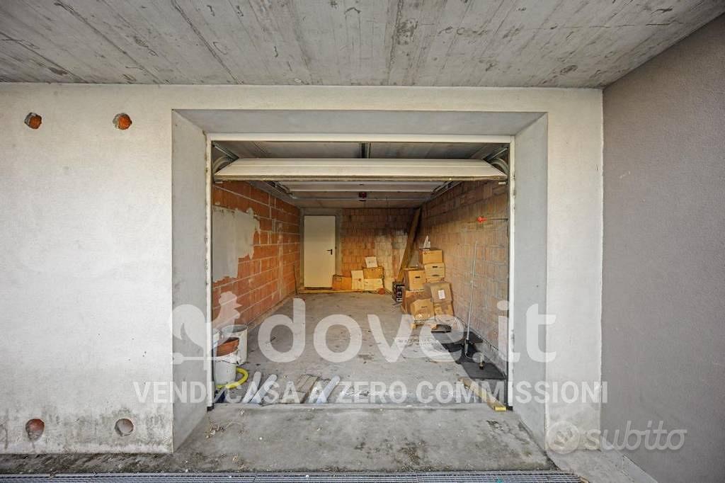 Appartamento di 80 m² con più di 5 locali e box au - Altro