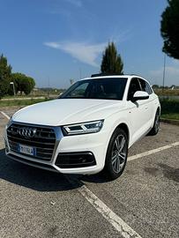 AUDI Q5 2.0 TDI  quattro S tronic S line plus