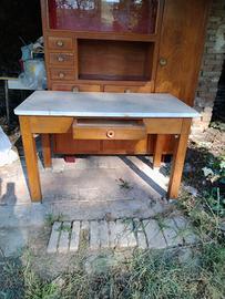 tavolo legno con piano in marmo 