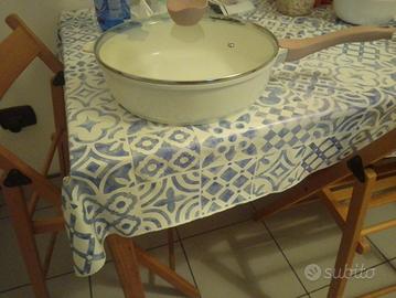 Pentola nuova in ceramica 