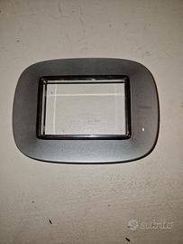 Placchette grigie in allumnio Bticino Axolute