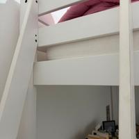 Letto soppalco e armadio