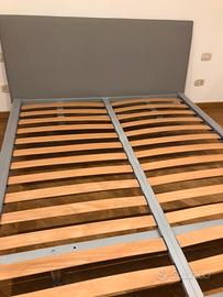 Letto matrimoniale con doghe