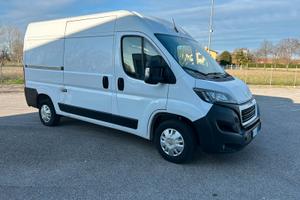 Peugeot Boxer 2.2 140cv L2H2 2022