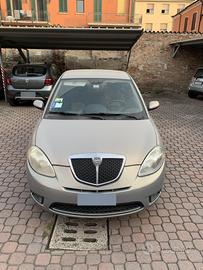 Lancia ypsilon 3 porte
