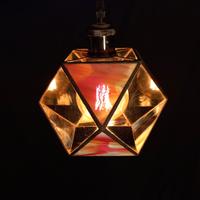 Lampada a sospensione artigianale.