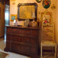 Mobili camera antichi