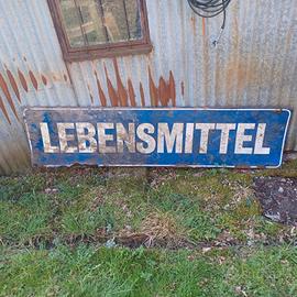 cartellone pubblicitario 