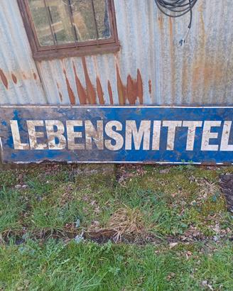 cartellone pubblicitario 