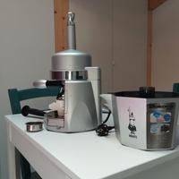 Macchina da caffè in cialde capsule e caffè