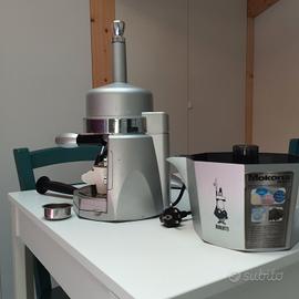 Macchina da caffè in cialde capsule e caffè