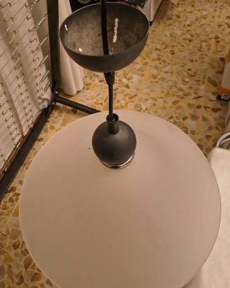 Lampadario in vetro satinato 