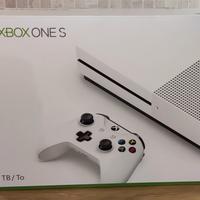 Xbox One S + joystick + supporto verticale