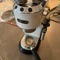 Macchinetta caffè con cialde - Dedica De Longhi