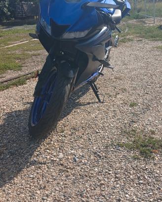 Yamaha YZF-R125 2022 a 3.500 € trattabili 
