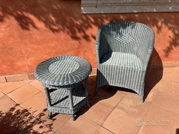 Poltrona e tavolino midollino