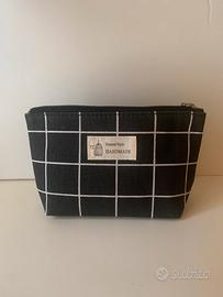 Pochette o trousse nera per trucchi