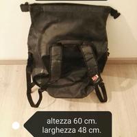 Zaino pieghevole impermeabile.