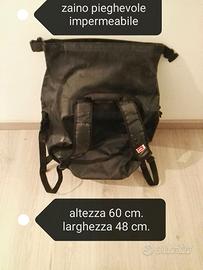 Zaino pieghevole impermeabile.