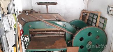 Tagliacarte a ghigliottina vintage