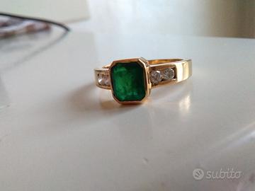 anello in oro  smeraldo e brillanti 