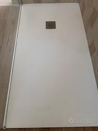 Piatto doccia in resina con piletta