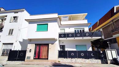 Stabile/Palazzo Alba Adriatica [W84VRG]