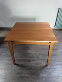 Tavolo quadrato/rettangolare 4/8 posti