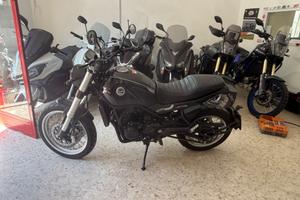 Benelli Leoncino 500 X