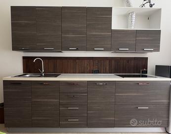 Cucina TLK Kitchens 270cm