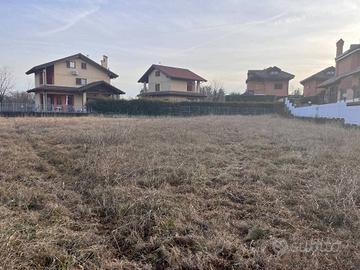Terreno di 877 m² a Rivarossa