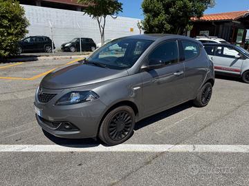 Lancia Ypsilon 1.0 FireFly 5 porte S&S Hybrid Ecoc