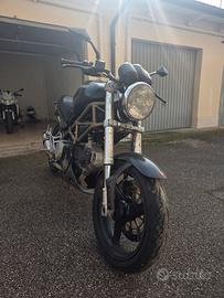 Ducati Monster 600 2001