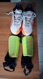 Scarpe da calcio bambino e parastinchi