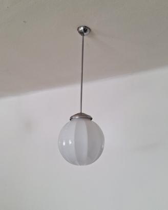 Lampadario in metallo e vetro opale Stilnovo
